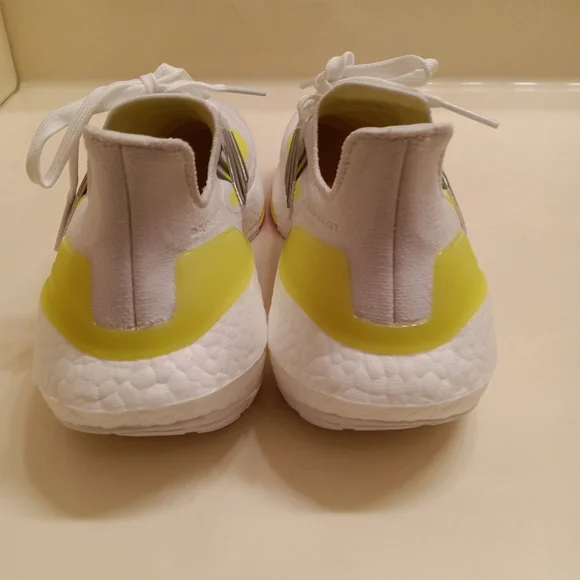 Adidas UltraBoost 21 Running Shoe - Picture 5 of 10